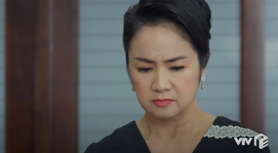 "Hướng dương ngược nắng" tập 31: Bà Bạch Cúc sững sờ trước kế hoạch kinh doanh của Minh